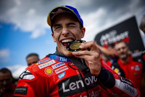 Marc Márquez celebrant la victòria a la cursa esprint del GP d'Àustria